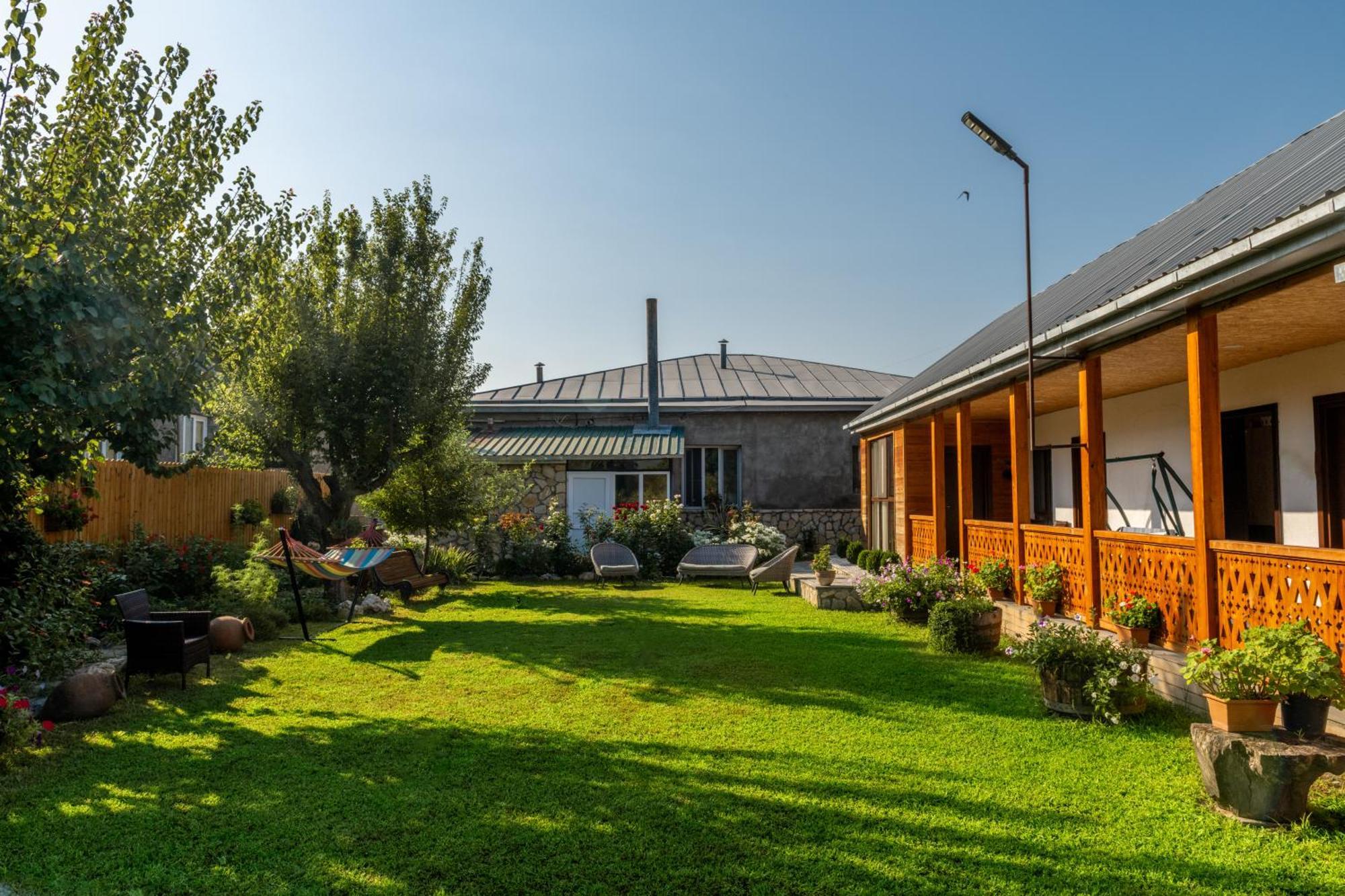 Alvani Inn K'vemo Alvani Exterior photo